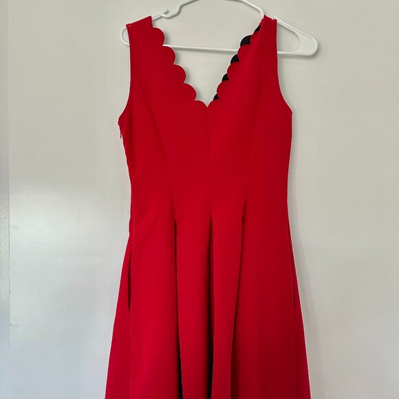 BANANA REPUBLIC RED SCALLOPED PLEATED RED DRESS - SIZE 2 LIKE NEW - Picture 3 of 5